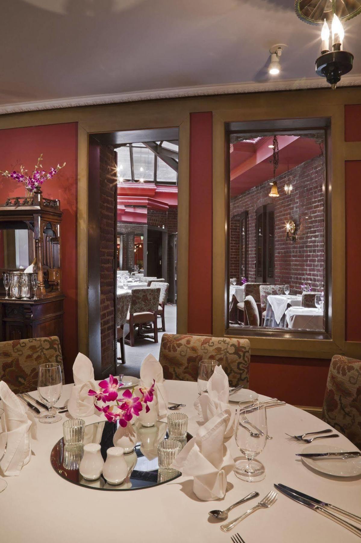 Hotel Henley Park 4*